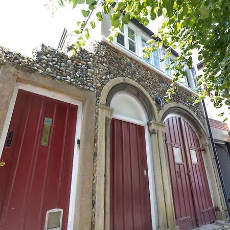 Central Medieval Grid Unique Home With Gated Parking Bury St. Edmunds Esterno foto